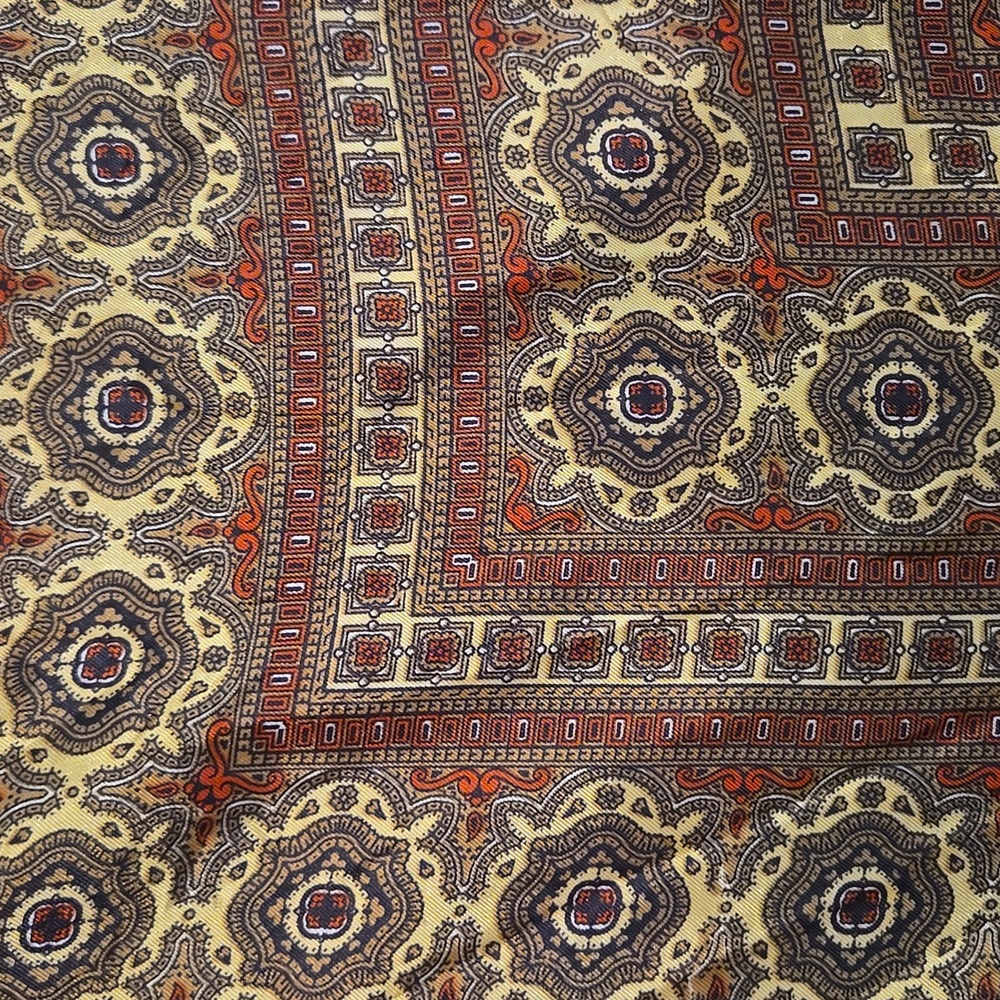 Mandala Scarf - Picture 5 of 5